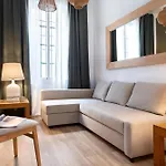 Magno Apartments Ave Maria